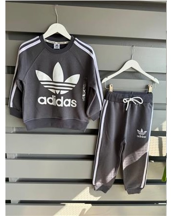 Adidas gri takım {3\10 YAŞ ARASI }