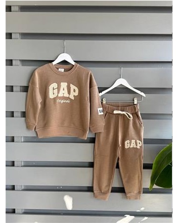 GAP nakışlı kahve takım { 3\10 YAŞ ARASI }