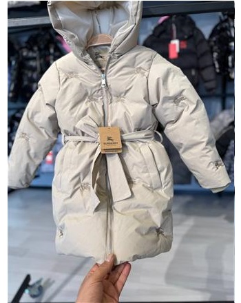 İŞLEMELİ KIZ SU GEÇİRMEZ BEJ MONT(5/16 YAŞ ARASI)