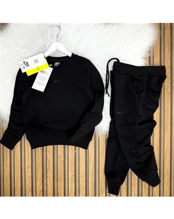 NİKE NAKIŞ İŞLEMELİ UNİSEX SİYAH TAKIM( AŞAGIDAKİ AÇIKLAMAYI OKUYUNUZ 2/16 YAŞ ARASI)